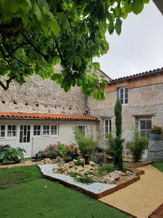 Appartamento Le Petit Bois Niort Esterno foto
